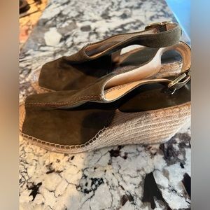 Banana republic suede sandals